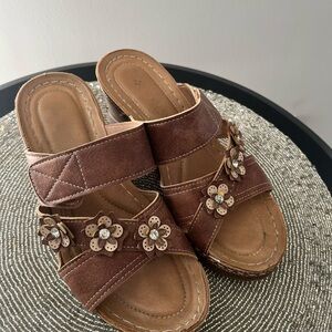 Wedge Sandal great condition